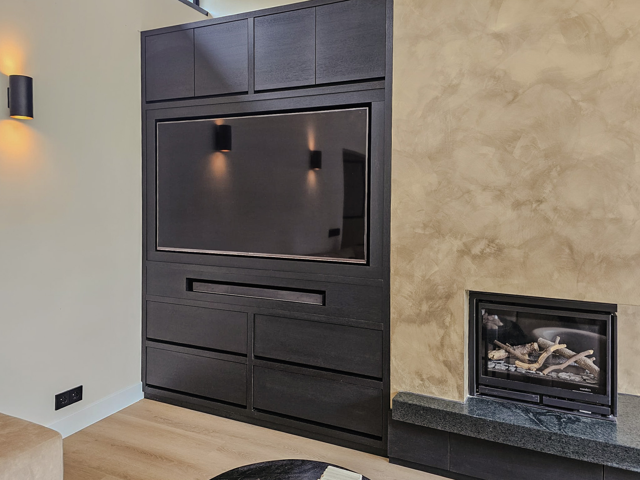 Roger Liebau Media Wand meibel op maat
